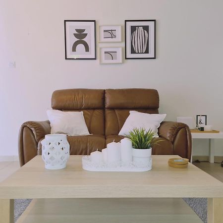 Stay Sunny Palms Apartment Вороклини Экстерьер фото