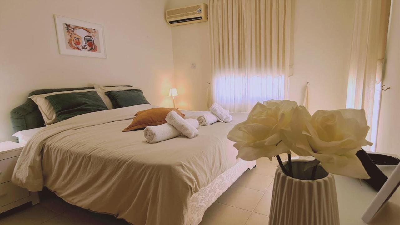 Stay Sunny Palms Apartment Вороклини Экстерьер фото