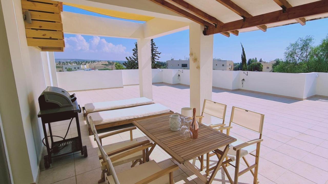 Stay Sunny Palms Apartment Вороклини Экстерьер фото