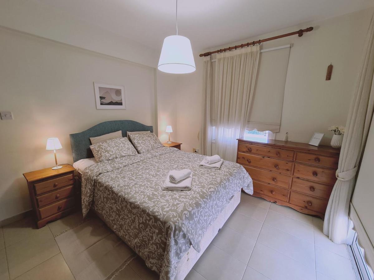 Stay Sunny Palms Apartment Вороклини Экстерьер фото