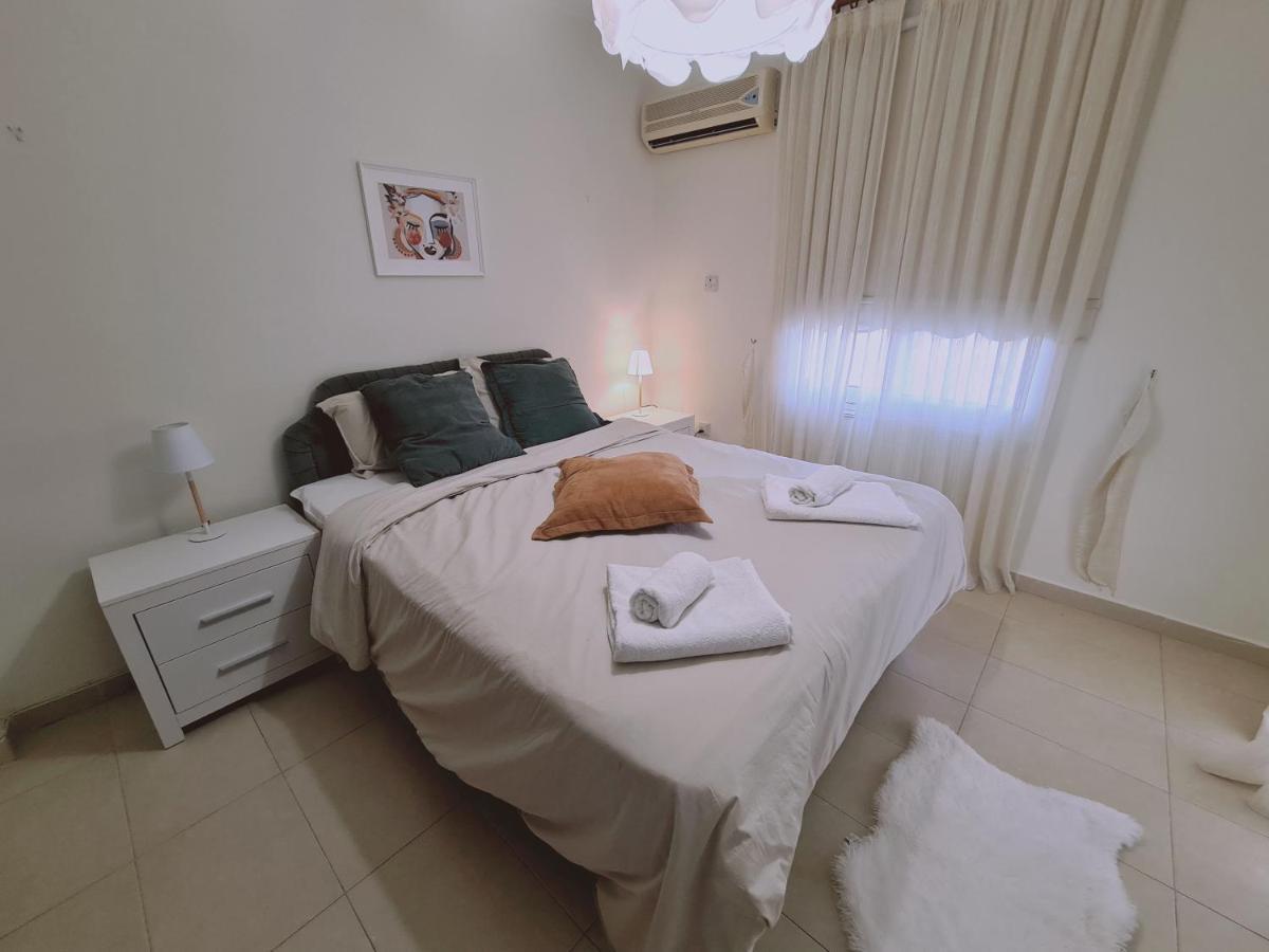 Stay Sunny Palms Apartment Вороклини Экстерьер фото