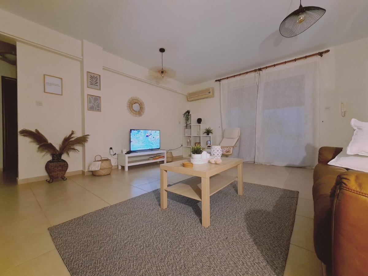 Stay Sunny Palms Apartment Вороклини Экстерьер фото